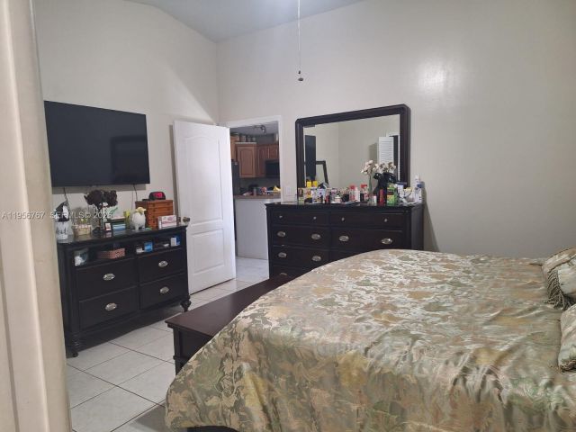 Продажа дома по адресу 13822 SW 156th St - фото 7466397