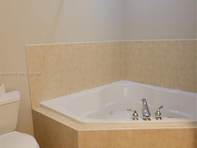 Дом в аренду по адресу 413 SW 5th St - фото 7482363