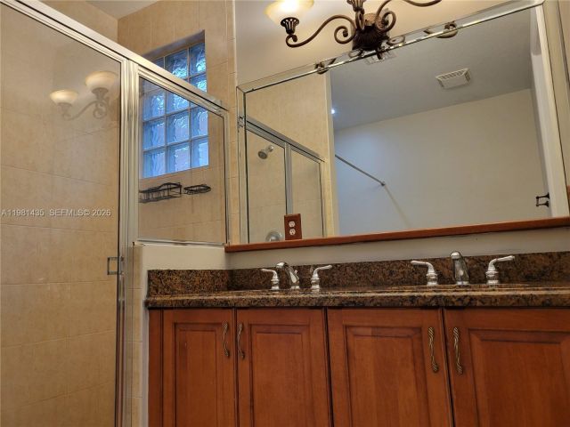 Дом в аренду по адресу 413 SW 5th St - фото 7482365