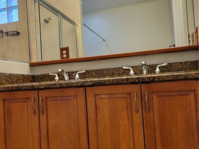 Дом в аренду по адресу 413 SW 5th St - фото 7482366