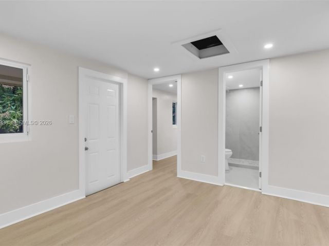 Продажа дома по адресу 1521 NW 51st St - фото 7464674