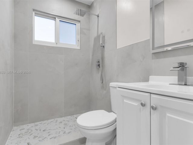 Продажа дома по адресу 1521 NW 51st St - фото 7464675