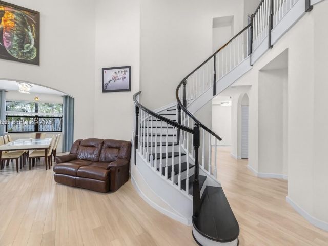 Дом в аренду по адресу 3461 SE 1st St - фото 7458774