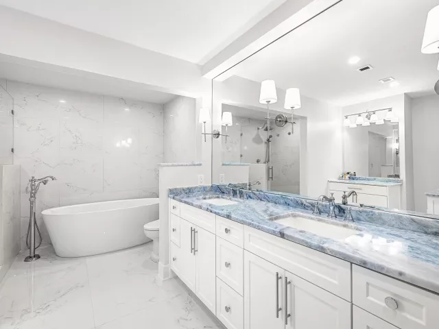 Продажа дома по адресу 23373 Water Circle - фото 8921052