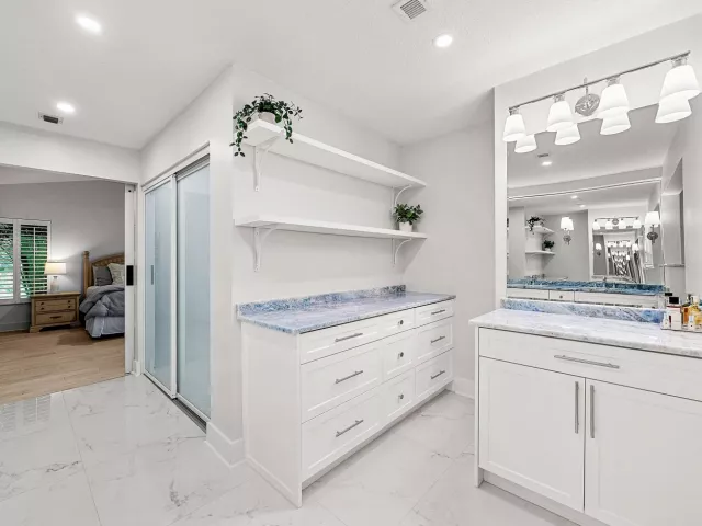 Продажа дома по адресу 23373 Water Circle - фото 8921055