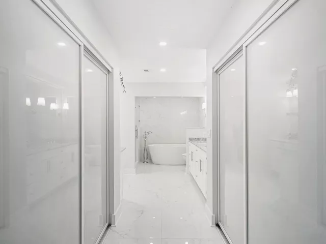 Продажа дома по адресу 23373 Water Circle - фото 8921056