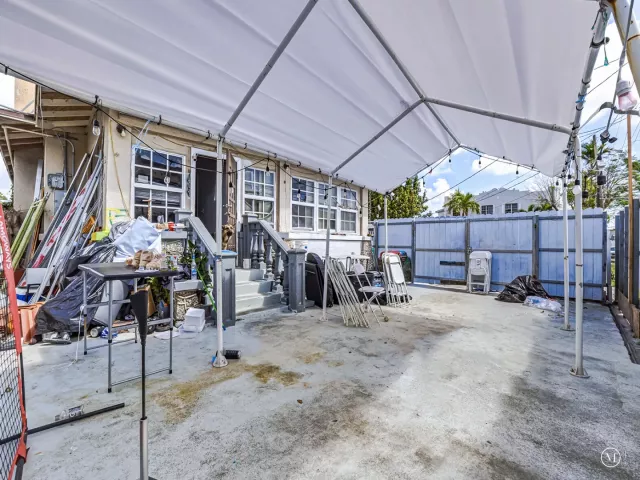 Продажа дома по адресу 1757 NW 1st Street - фото 8988659