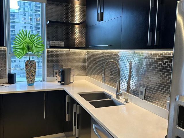 Продажа квартиры #910 - фото 7477875