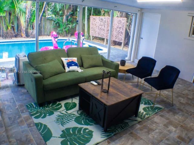 Продажа дома по адресу 1419 N 16th Ct - фото 7515511