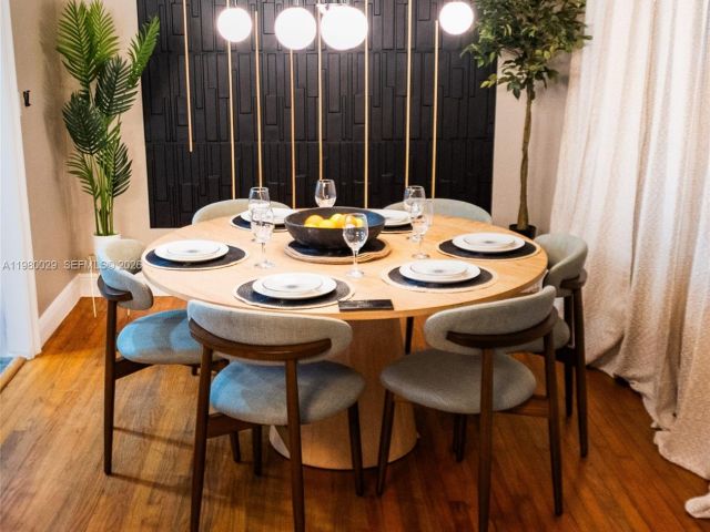 Продажа дома по адресу 1419 N 16th Ct - фото 7515512