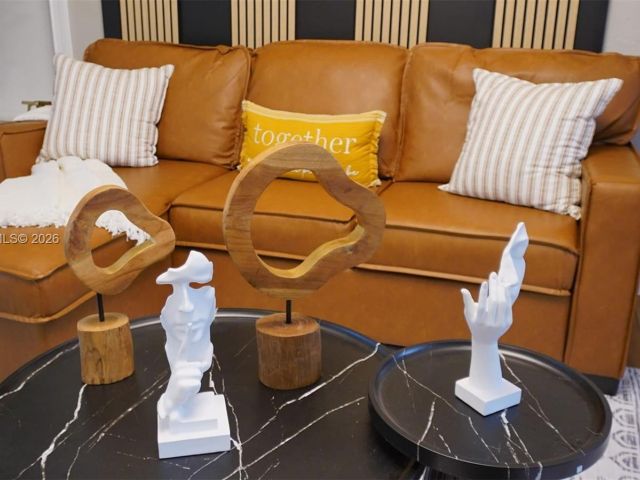 Продажа дома по адресу 1419 N 16th Ct - фото 7515513