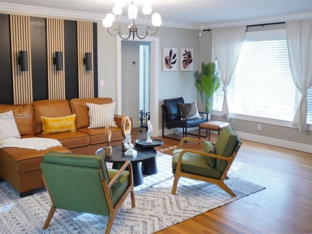 Продажа дома по адресу 1419 N 16th Ct - фото 7515515