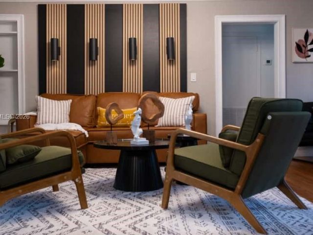 Продажа дома по адресу 1419 N 16th Ct - фото 7515516