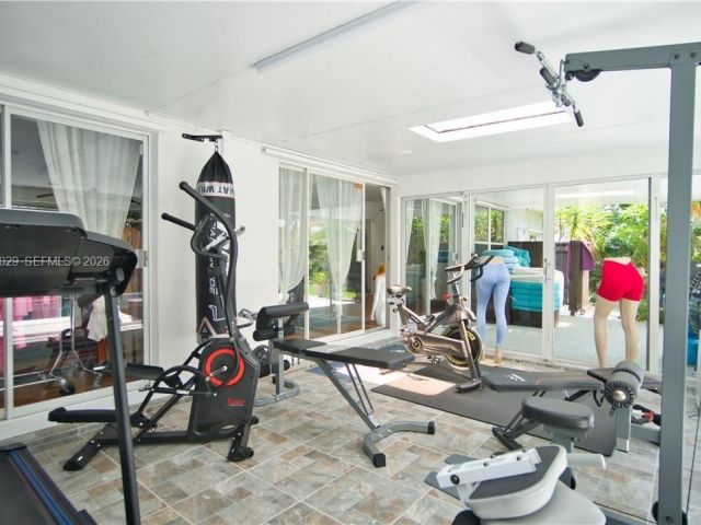 Продажа дома по адресу 1419 N 16th Ct - фото 7515523