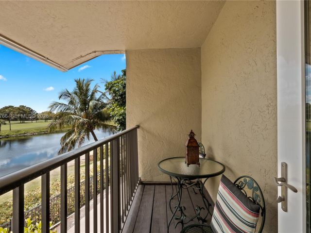 Продажа дома по адресу 5692 Santiago Cir - фото 7505555