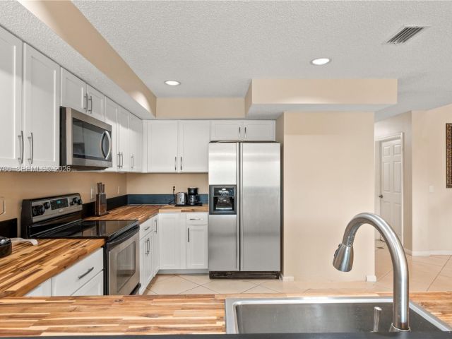 Продажа дома по адресу 5692 Santiago Cir - фото 7505565