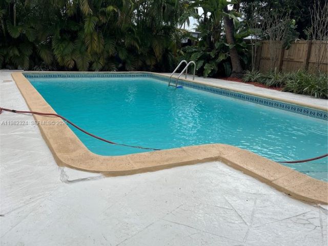 Дом в аренду по адресу 1400 NE 175th St - фото 7480744