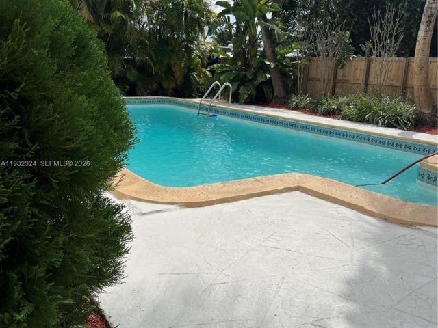 Дом в аренду по адресу 1400 NE 175th St - фото 7480745