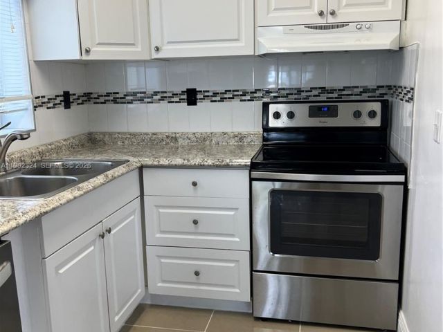 Дом в аренду по адресу 1400 NE 175th St - фото 7480747