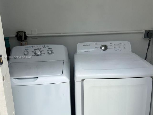 Дом в аренду по адресу 1400 NE 175th St - фото 7480758