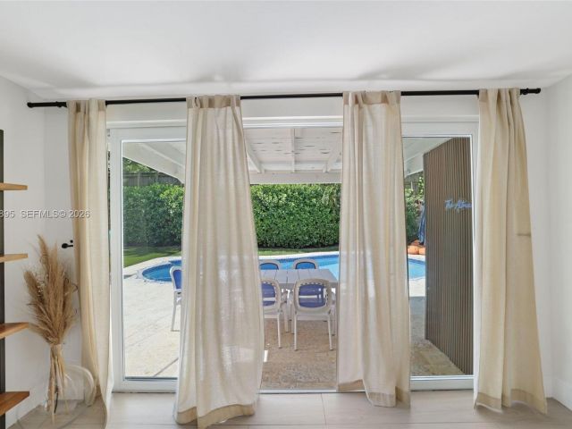 Продажа дома по адресу 5830 SW 51st Ter - фото 7515475