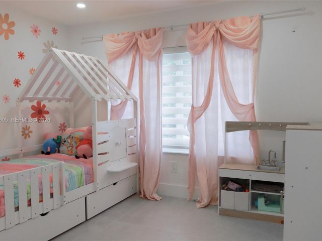 Продажа дома по адресу 5830 SW 51st Ter - фото 7515480