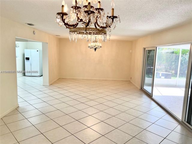 Дом в аренду по адресу 1431 Miller Rd - фото 7470785