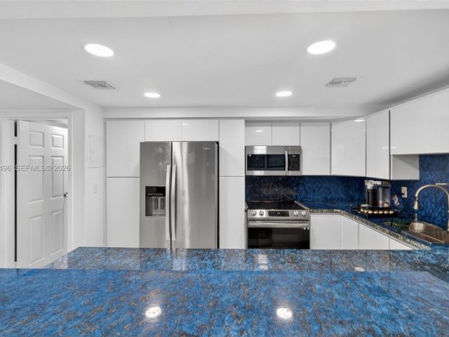 Продажа квартиры # - фото 7504279