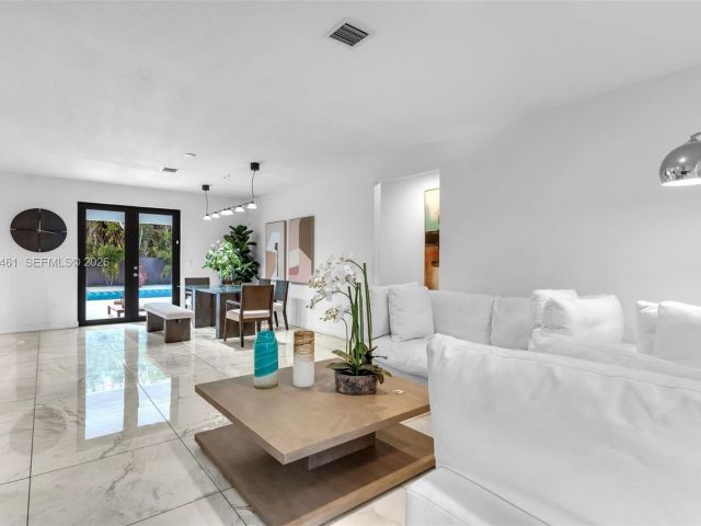 Продажа дома по адресу 21380 SW 127 PL - фото 7516989