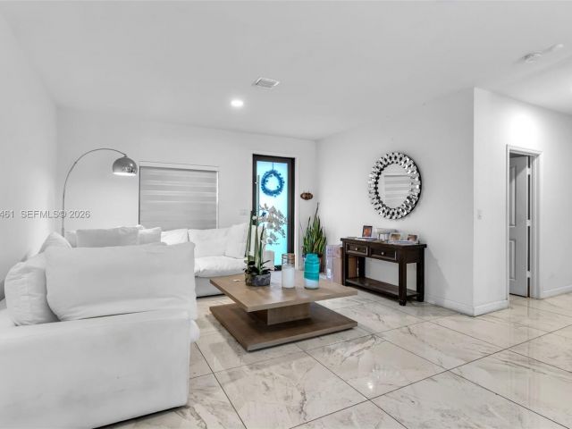 Продажа дома по адресу 21380 SW 127 PL - фото 7516990