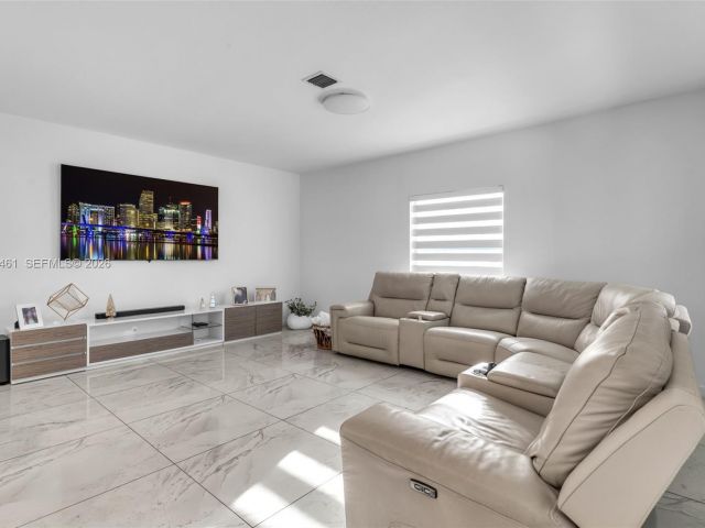 Продажа дома по адресу 21380 SW 127 PL - фото 7516995