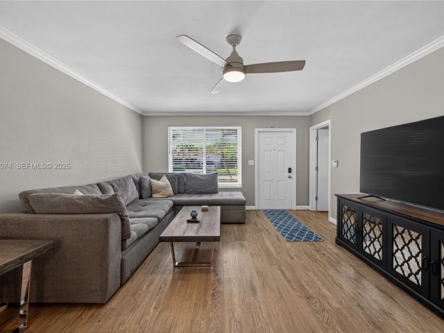 Дом в аренду по адресу 2161 NE 62nd Ct - фото 7517593