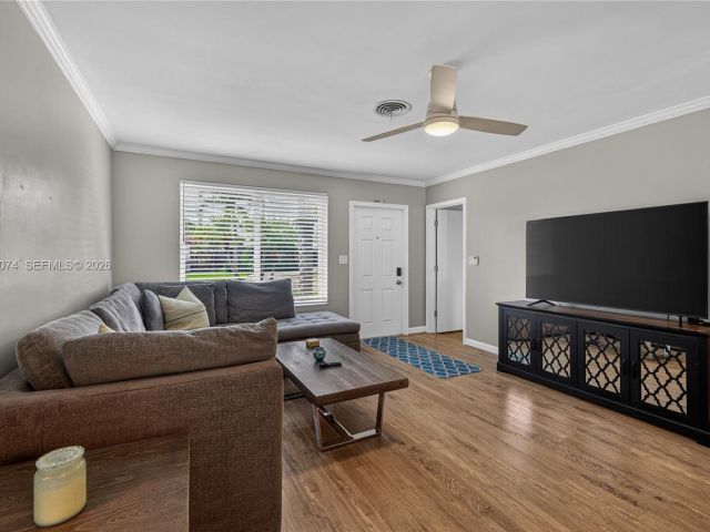 Дом в аренду по адресу 2161 NE 62nd Ct - фото 7517595