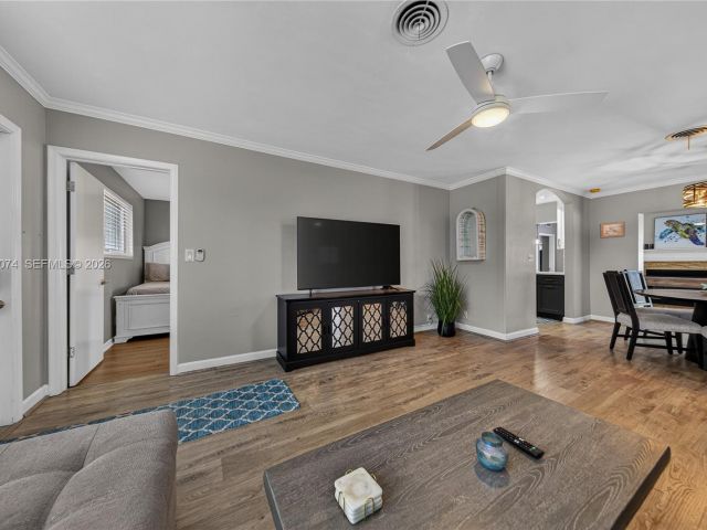 Дом в аренду по адресу 2161 NE 62nd Ct - фото 7517596