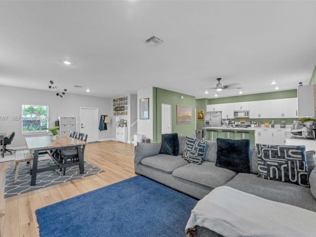 Продажа дома по адресу 12741 SW 213th Ter - фото 7512223