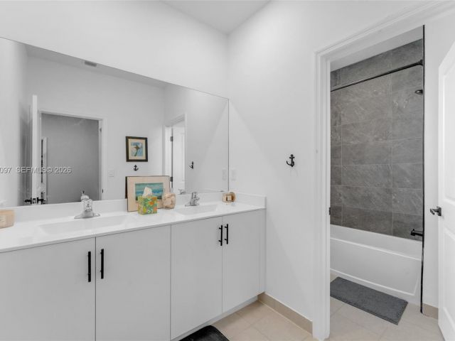 Продажа дома по адресу 12741 SW 213th Ter - фото 7512232