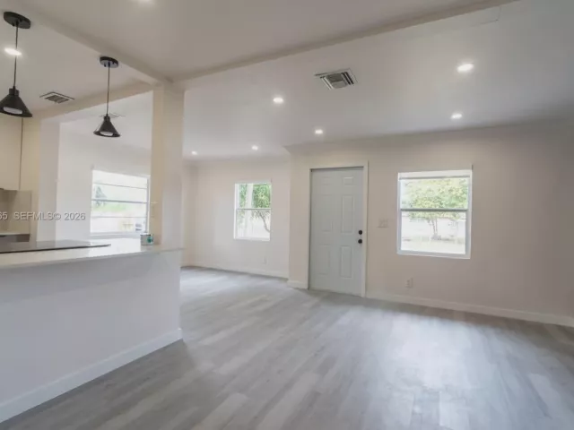 Продажа дома по адресу  - фото 7479774