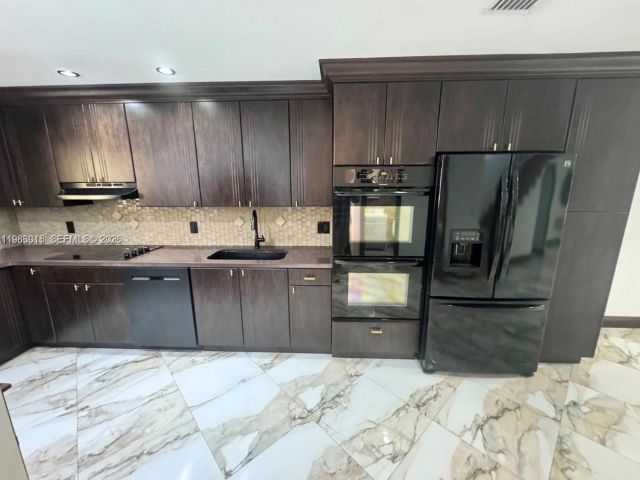 Дом в аренду по адресу 3994 Estepona Ave 4-D-7 - фото 7484982