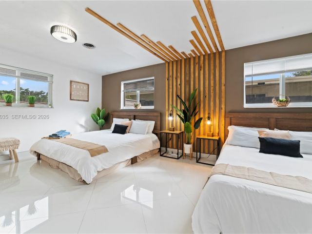 Продажа дома по адресу 19440 NE 18th Pl - фото 7520936