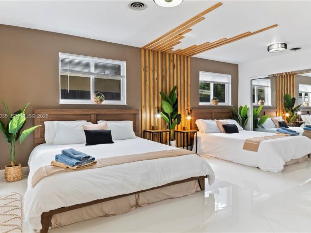 Продажа дома по адресу 19440 NE 18th Pl - фото 7520940