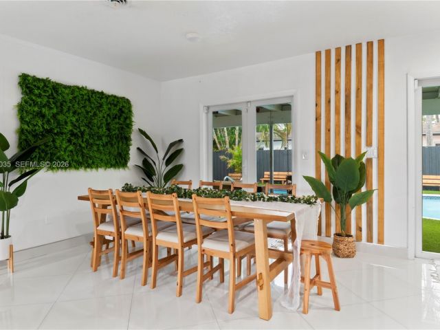 Продажа дома по адресу 19440 NE 18th Pl - фото 7520942