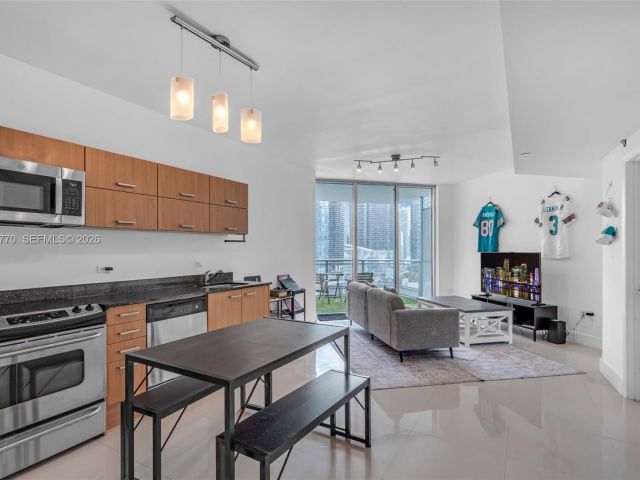 Продажа квартиры #2412 - фото 7489417