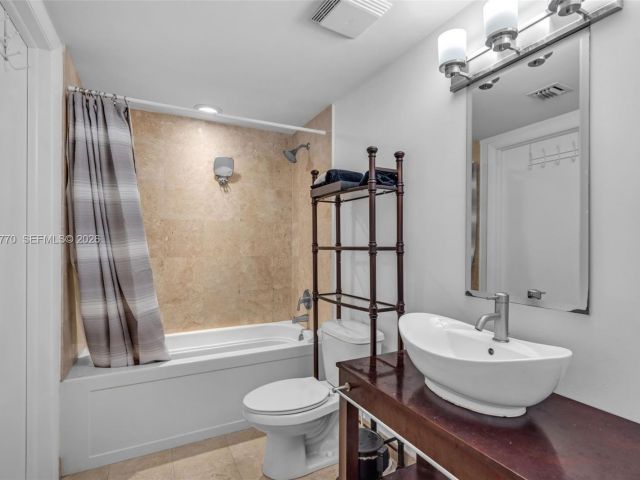 Продажа квартиры #2412 - фото 7489422