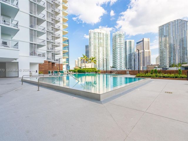 Продажа квартиры #2412 - фото 7489424