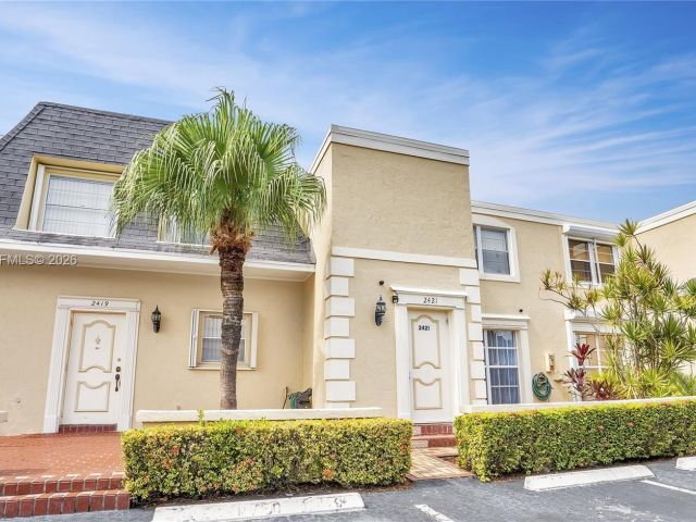 Дом в аренду по адресу 2421 NE 10th St 153 - фото 7462008