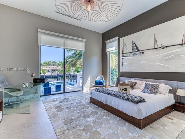 Дом в аренду по адресу 2817 NE 35th St - фото 7482345