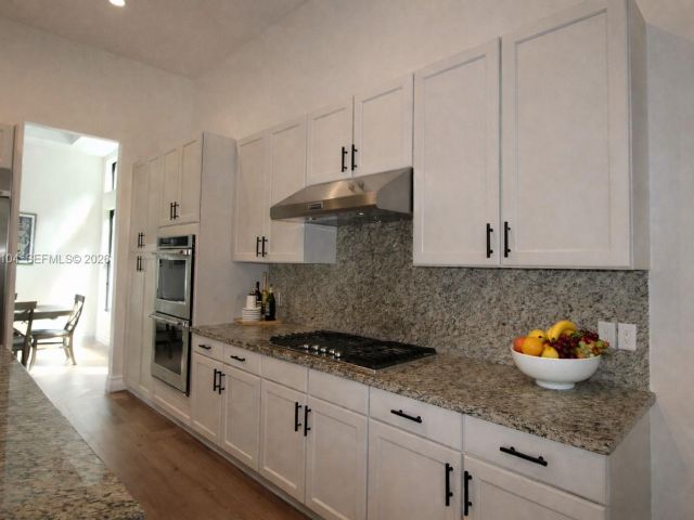 Продажа дома по адресу 16969 Pavilion Way - фото 7517550