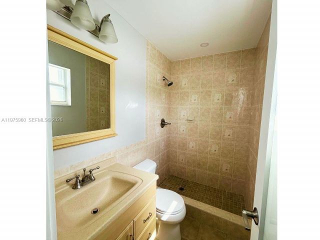 Дом в аренду по адресу 5032 SW 94th Ave - фото 7487018