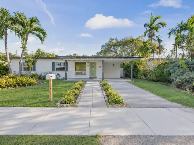 Продажа дома по адресу 408 NW 29th Street - фото 8180765