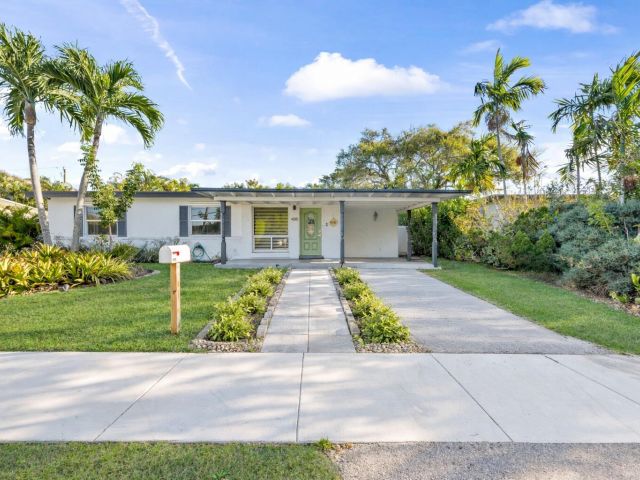 Продажа дома по адресу 408 NW 29th Street - фото 8180820